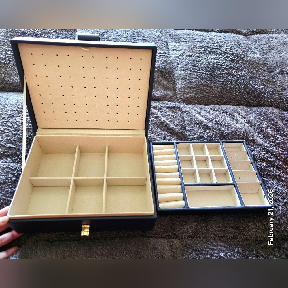 Leatherette Travel Jewelry Organizer Box in Navy and Cream